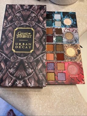 Game of Thrones Pop-Up Eyeshadow Palette - Multicolor